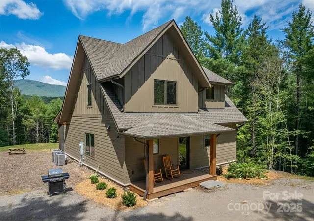 Photo 4 of Single family home for sale at 1370 Saylor Way #8, Nebo, NC 28761 | MLS# 4300345 | Listing updated on 2026-09-14