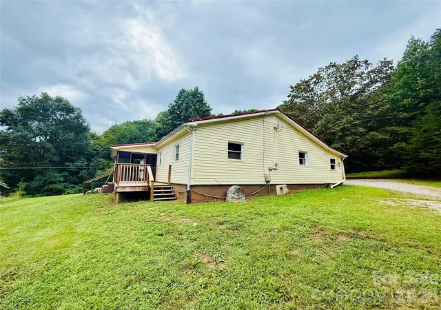 Photo 2 of Single family home for sale at 126 Penguin Ln, Statesville, NC 28625 | MLS# 4300681 | Listing updated on 2026-09-15