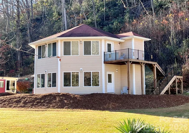 Photo 3 of Single family home for sale at 214 Locust Cvs Rd, Marion, NC 28752 | MLS# 4300919 | Listing updated on 2026-05-11