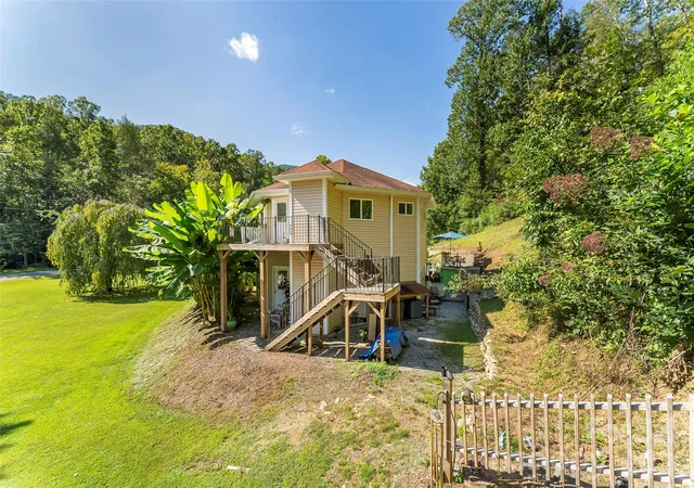 Photo 4 of Single family home for sale at 214 Locust Cvs Rd, Marion, NC 28752 | MLS# 4300919 | Listing updated on 2026-05-11