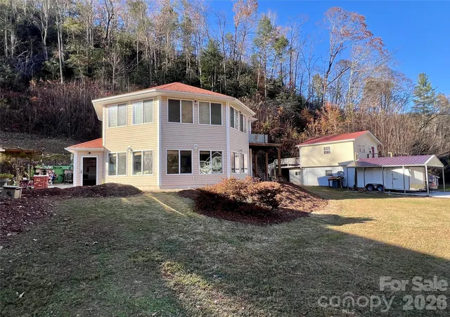 Photo 5 of Single family home for sale at 214 Locust Cvs Rd, Marion, NC 28752 | MLS# 4300919 | Listing updated on 2026-05-11