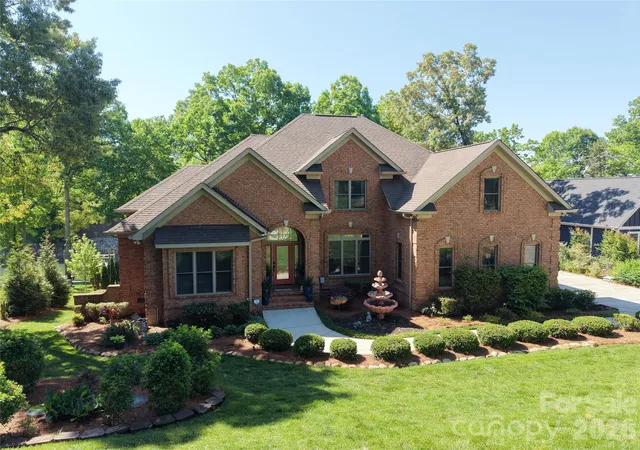 Photo 2 of Single family home for sale at 107 Nautilus Ct, Troutman, NC 28166 | MLS# 4300981 | Listing updated on 2026-08-13
