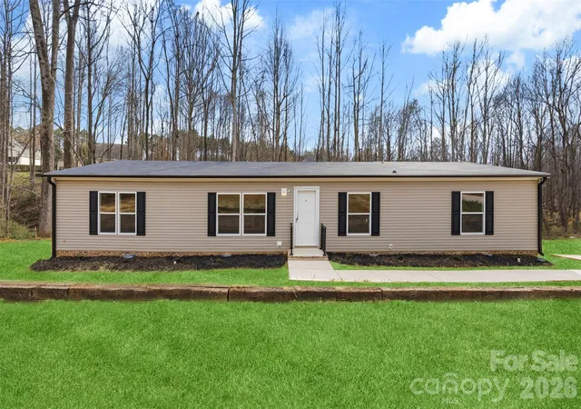 Photo 1 of Single family home for sale at 138 Key W Ln, Mooresville, NC 28115 | MLS# 4301008 | Listing updated on 2026-10-07