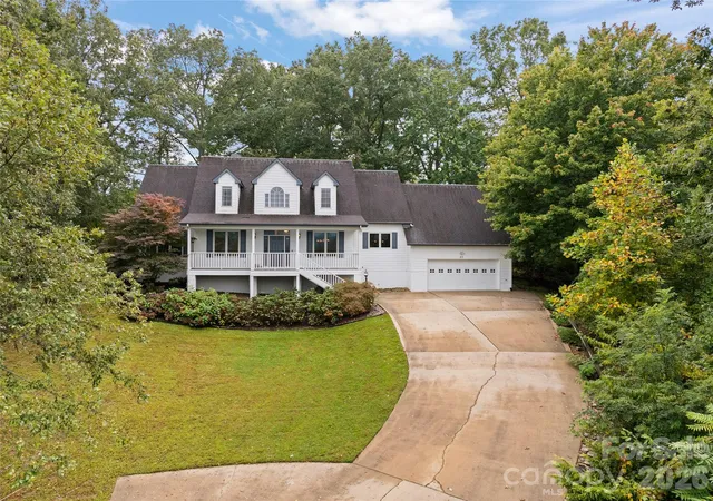 Photo 3 of Single family home for sale at 23 Clear Vista Dr, Asheville, NC 28805 | MLS# 4301123 | Listing updated on 2026-10-03
