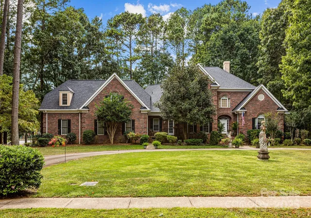 Photo 2 of Single family home for sale at 115 W Glenview Dr, Salisbury, NC 28147 | MLS# 4301352 | Listing updated on 2026-07-15