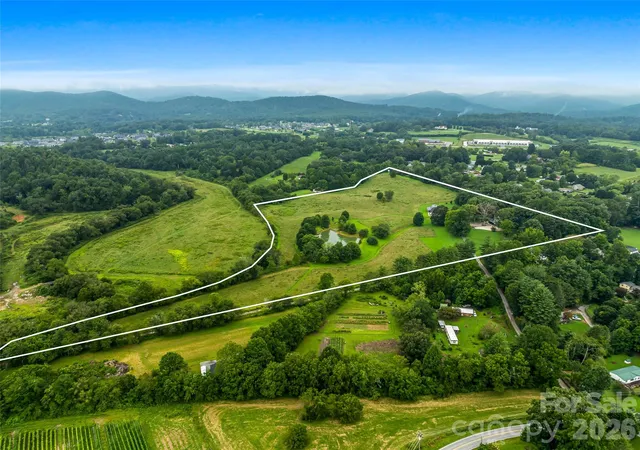 Photo 4 of Single family home for sale at 26 Cook Ln, Mills River, NC 28759 | MLS# 4301878 | Listing updated on 2026-10-06