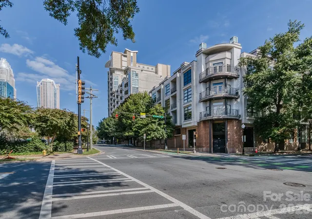 2nd image of 525 E Sixth St #407, Charlotte, NC 28202 | MLS# 4302449