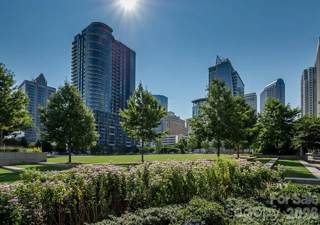 image of 525 E Sixth St, Charlotte, NC 28202