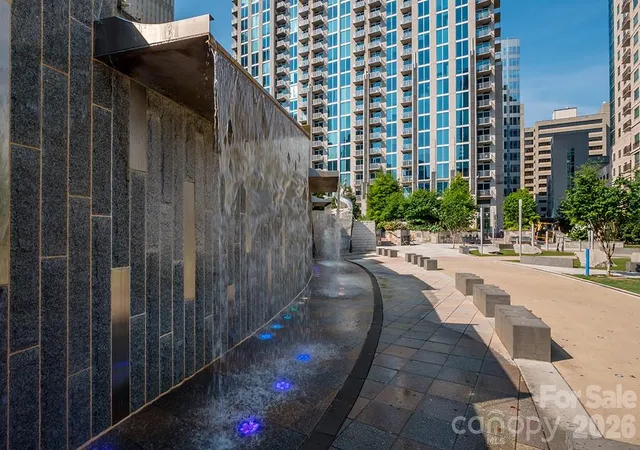 2nd image of 525 E Sixth St, Charlotte, NC 28202