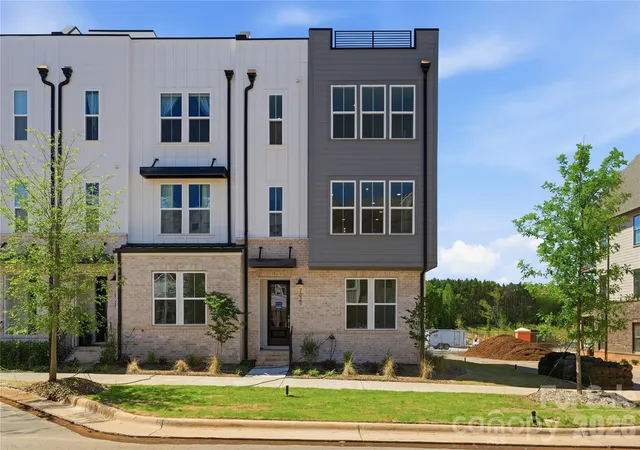 Townhouse for sale at 7029 Westrow Ave, Charlotte, NC 28278 | MLS# 4302552