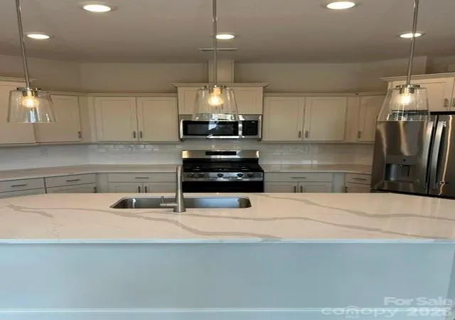 3rd image of 3048 Five Creek Rd, Charlotte, NC 28213 | MLS# 4302614