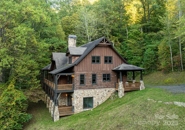 Photo 2 of Single family home for sale at 635 Whisper Mountain Dr, Leicester, NC 28748 | MLS# 4302796 | Listing updated on 2026-09-03