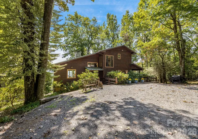 Homes for sale in Little Switzerland, NC | 765/764 Osborne Knob Rd, Little Switzerland, NC 28752 | MLS# 4303194