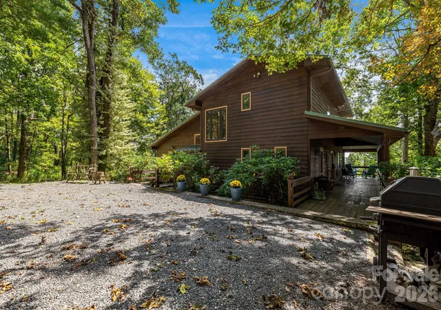 Homes for sale in Little Switzerland, NC | 765/764 Osborne Knob Rd, Little Switzerland, NC 28752 | MLS# 4303194