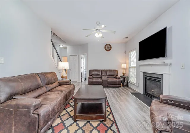 4th image of 2823 Oakdale Pasture Dr, Charlotte, NC 28216 | MLS# 4303288