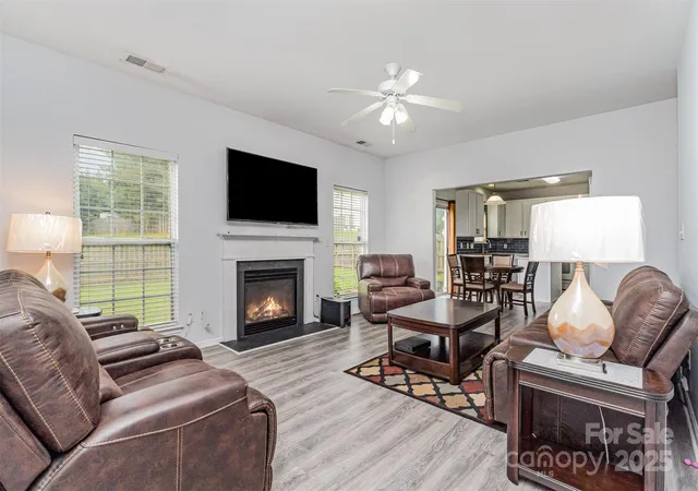 5th image of 2823 Oakdale Pasture Dr, Charlotte, NC 28216 | MLS# 4303288