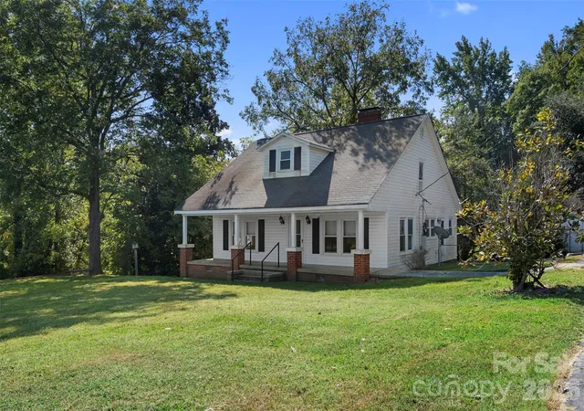 Photo 2 of Single family home for sale at 4601 Mooresville Rd, Kannapolis, NC 28081 | MLS# 4303506 | Listing updated on 2026-10-05
