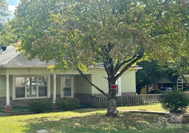 Photo 1 of Land for sale at 335 Catawba Ave, Davidson, NC 28036 | MLS# 4303902 | Listing updated on 2026-08-26