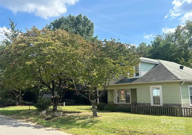 Photo 2 of Land for sale at 335 Catawba Ave, Davidson, NC 28036 | MLS# 4303902 | Listing updated on 2026-08-26
