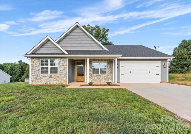 Photo 1 of Single family home for sale at 160 Tranquility Ln, Harmony, NC 28634 | MLS# 4304351 | Listing updated on 2026-08-22