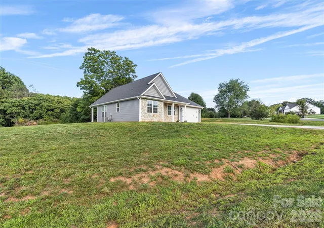 Photo 3 of Single family home for sale at 160 Tranquility Ln, Harmony, NC 28634 | MLS# 4304351 | Listing updated on 2026-08-22