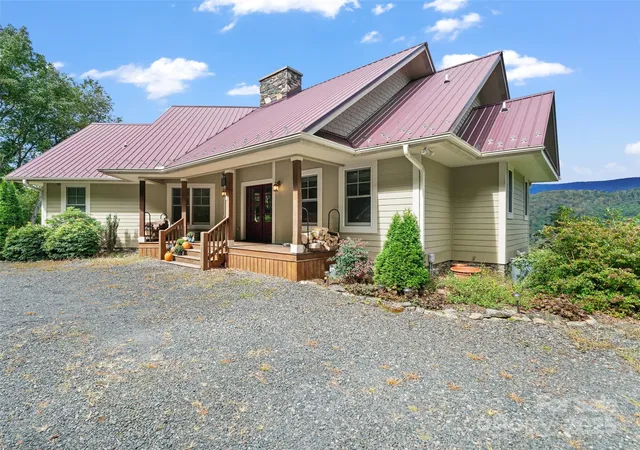 Homes for sale in Bakersville, NC | 1992 Green Creek Rd, Bakersville, NC 28705 | MLS# 4304426