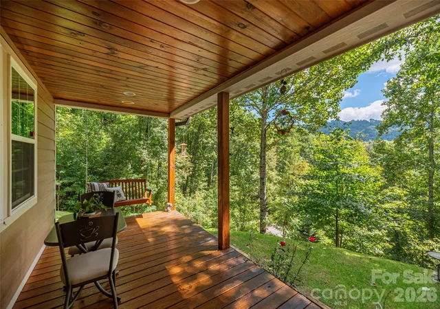 Photo 1 of Single family home for sale at 27 Little Roundtop Rd, Clyde, NC 28721 | MLS# 4304468 | Listing updated on 2026-09-29
