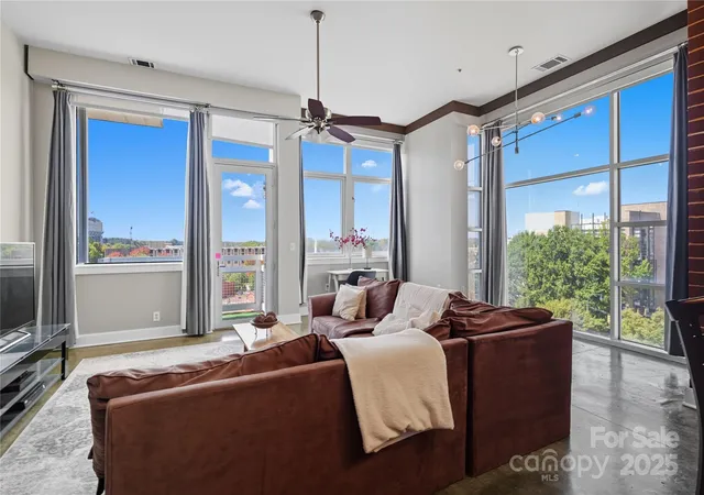 3rd image of 710 W Trade St #701, Charlotte, NC 28202 | MLS# 4304534