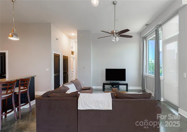 5th image of 710 W Trade St #701, Charlotte, NC 28202 | MLS# 4304534