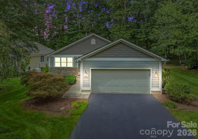 Homes for sale in Etowah, NC | 241 Fairway View Dr, Etowah, NC 28729 | MLS# 4304614
