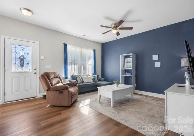 Photo 3 of Single family home for sale at 402 2nd St Sw, Hickory, NC 28602 | MLS# 4304889 | Listing updated on 2026-09-28