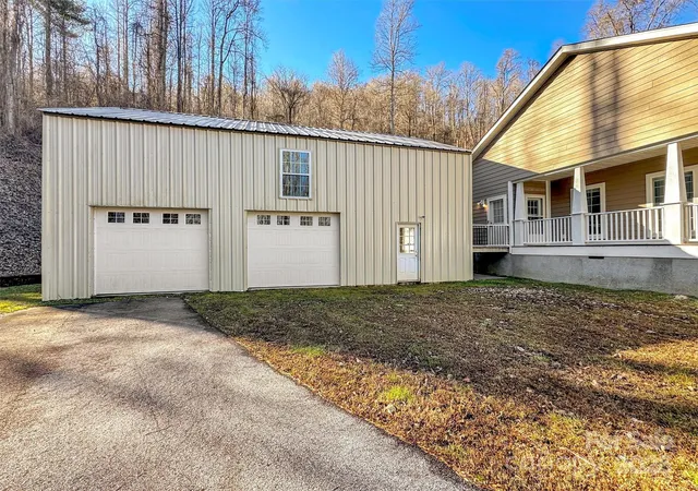 Photo 3 of Single family home for sale at 284 Cutting Edge Dr, Sylva, NC 28779 | MLS# 4304958 | Listing updated on 2026-08-27