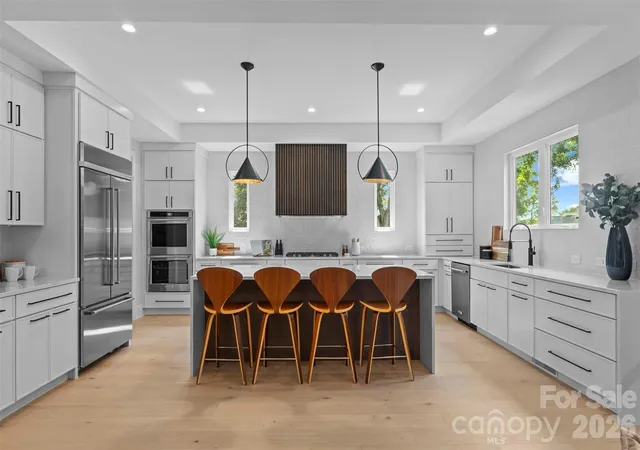 Photo 4 of Single family home for sale at 1613 Umstead St, Charlotte, NC 28205 | MLS# 4305021 | Listing updated on 2026-10-04