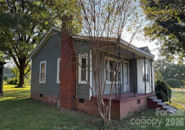 Photo 3 of Single family home for sale at 3839 W Dixon Blvd, Shelby, NC 28152 | MLS# 4305320 | Listing updated on 2026-10-09