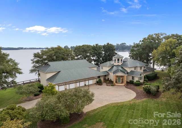 2nd image of 1890 Yacht Club Dr, Denver, NC 28037 | MLS# 4305437