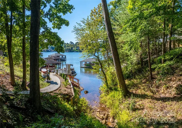 Photo 4 of Single family home for sale at 316 Players Ridge Rd #18, Hickory, NC 28601 | MLS# 4305590 | Listing updated on 2026-08-14