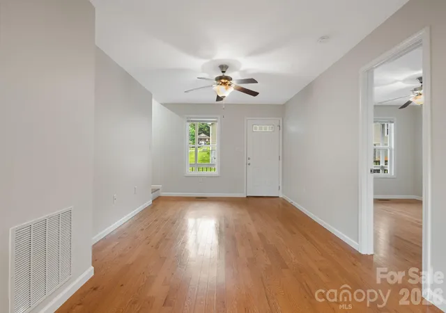 5th image of 1 Red Clover Dr, Candler, NC 28715 | MLS# 4305641