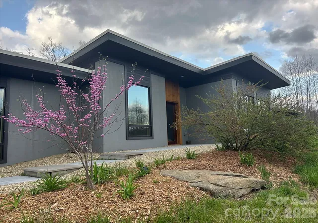 Single family home for sale at 17 Fig Tree Ln, Asheville, NC 28803 | MLS# 4305834