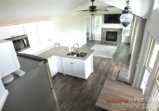 Photo 4 of Single family home for sale at 408 Whispering Winds Rd, Waynesville, NC 28785 | MLS# 4305931 | Listing updated on 2026-09-30