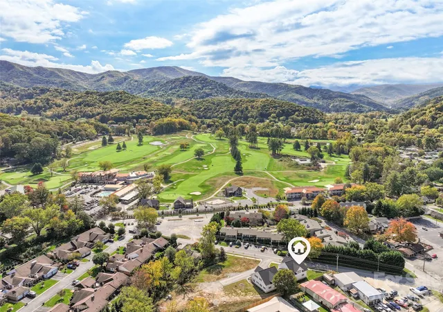Photo 3 of Townhouse for sale at 11 Riemar Ln, Waynesville, NC 28786 | MLS# 4306139 | Listing updated on 2026-10-08
