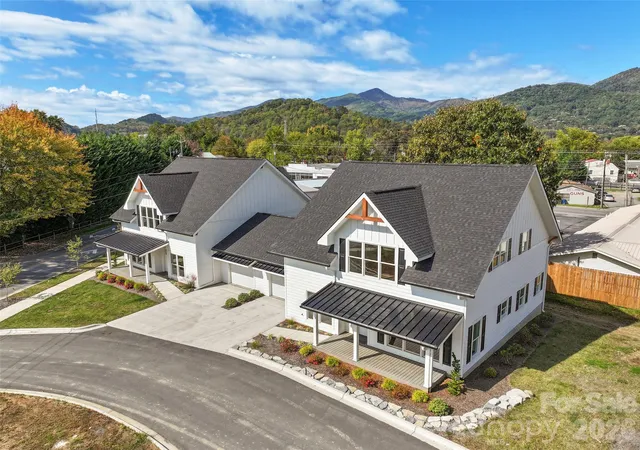 Photo 3 of Townhouse for sale at 15 Riemar Ln, Waynesville, NC 28786 | MLS# 4306144 | Listing updated on 2026-10-08