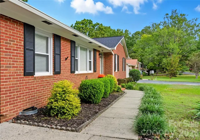 Photo 3 of Single family home for sale at 2101 Shady Ln, Monroe, NC 28110 | MLS# 4306238 | Listing updated on 2026-10-14