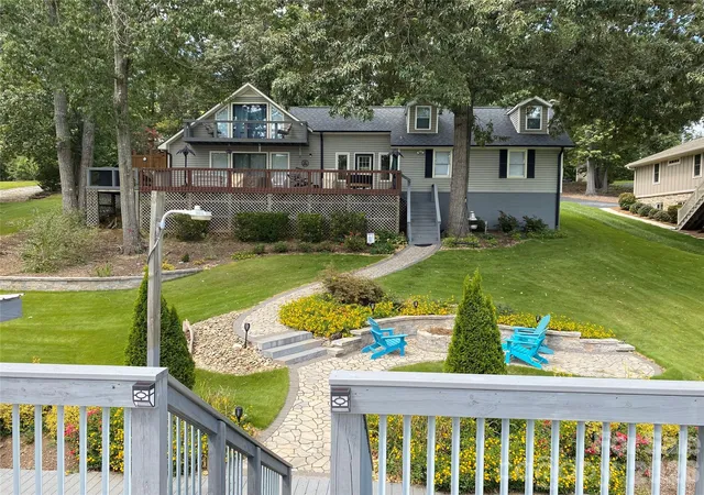 Homes for sale in Badin Lake, NC | 117 Sunrise Pt, Badin Lake, NC 28127 | MLS# 4306382