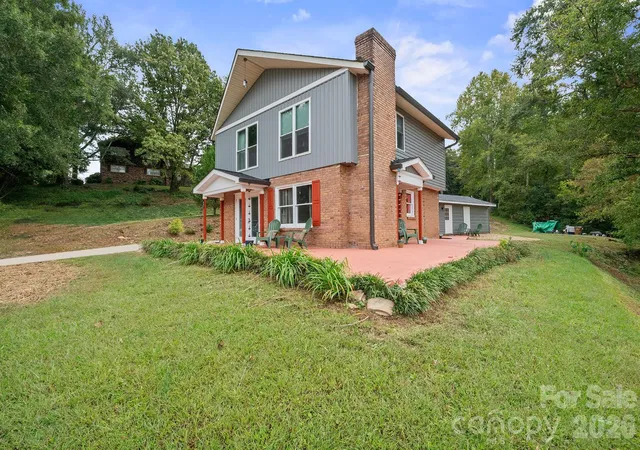 Homes for sale in Lincolnton, NC | 801 N Grove St, Lincolnton, NC 28092 | MLS# 4306800