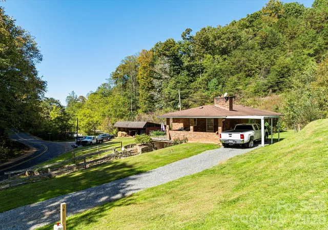 Photo 3 of Single family home for sale at 1623 Ammons Branch Rd, Marshall, NC 28753 | MLS# 4307032 | Listing updated on 2026-10-08