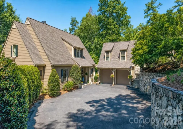 Photo 1 of Sale Pending at 1513 Brentwood Pl, Morganton, NC 28655 | MLS# 4307275 | Listing updated on 2026-09-01