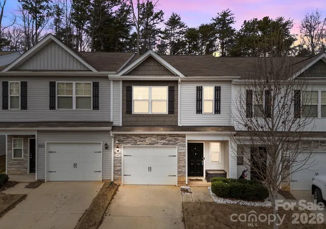 1st image of 8105 Alderton Ln, Charlotte, NC 28215 | MLS# 4307663