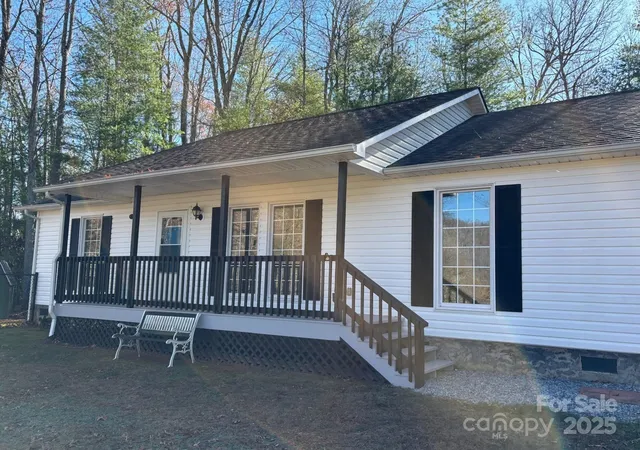 Photo 1 of Single family home for sale at 493 Spring Hl Rd, Bakersville, NC 28705 | MLS# 4308372 | Listing updated on 2026-09-24