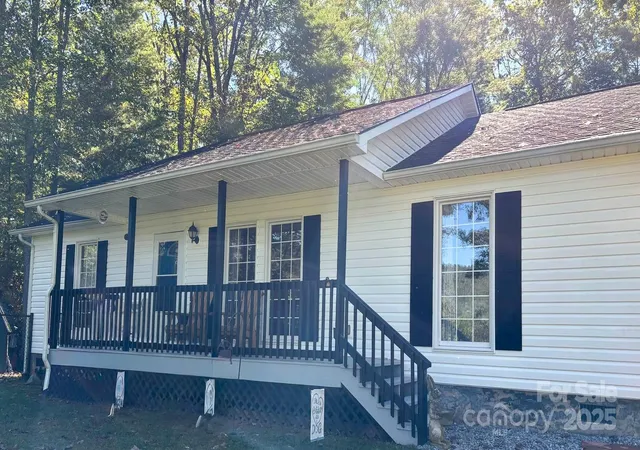 Photo 2 of Single family home for sale at 493 Spring Hl Rd, Bakersville, NC 28705 | MLS# 4308372 | Listing updated on 2026-09-24
