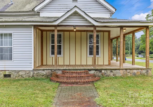4th image of 3824 Matthews Mint Hill Rd, Matthews, NC 28105 | MLS# 4308589